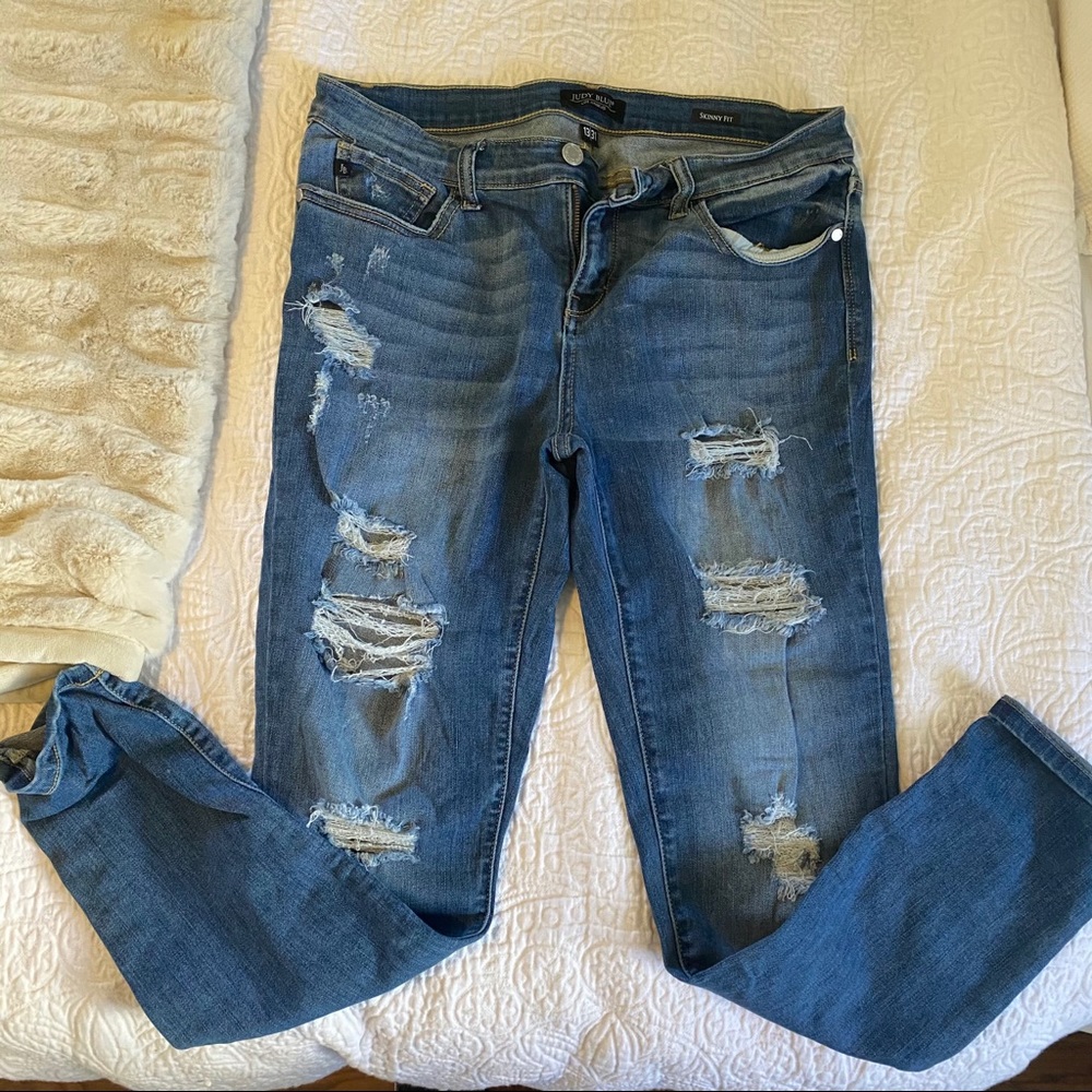 Judy Blue Skinny Fit Distressed Jeans